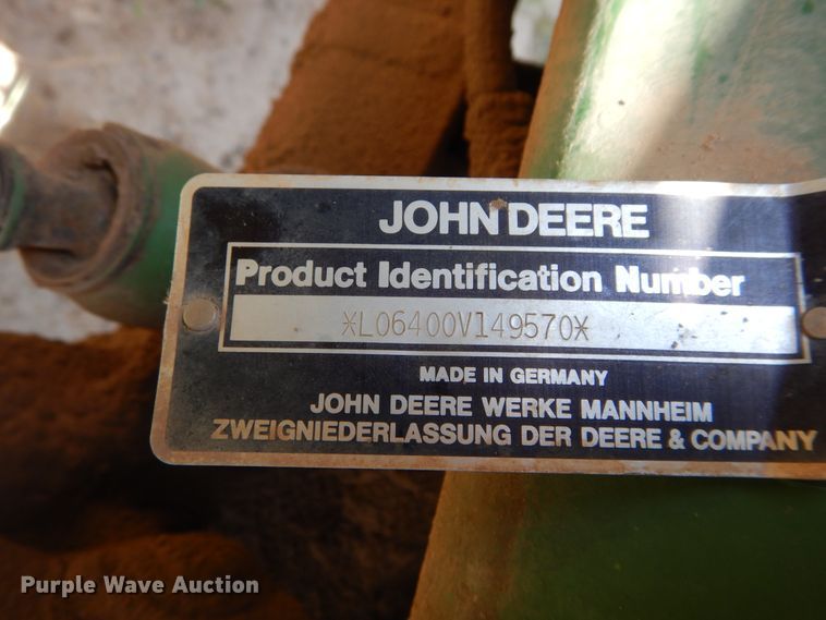 image for item HV9221 1995 John Deere 6400  tractor