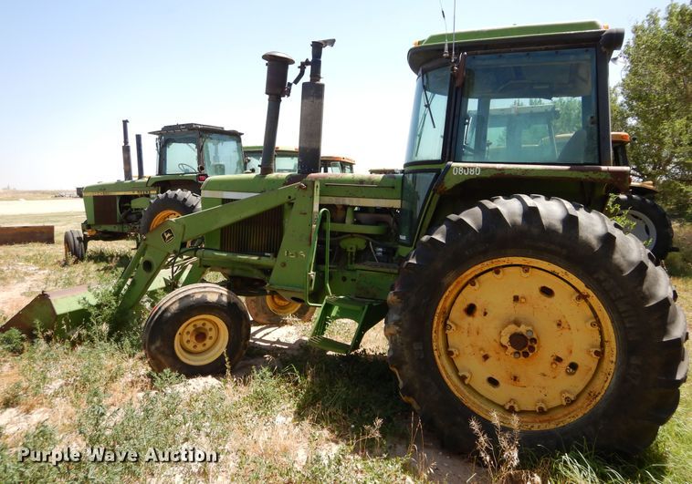 image for item HV9223 1974 John Deere 4430  tractor