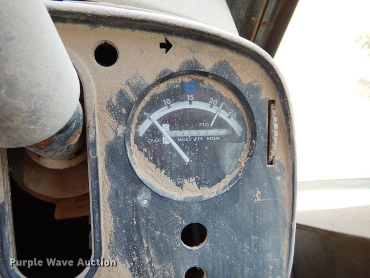 image for item HV9223 1974 John Deere 4430  tractor