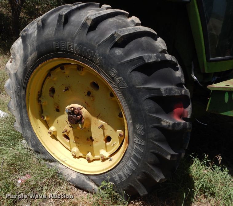 image for item HV9223 1974 John Deere 4430  tractor