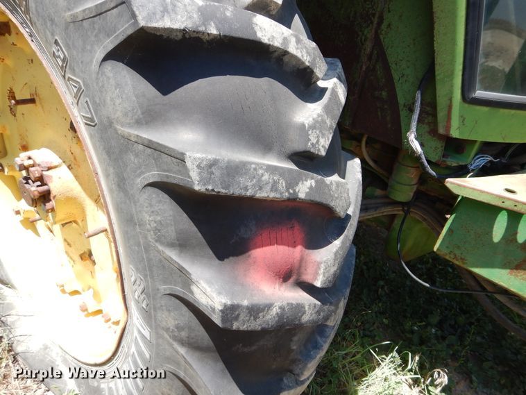 image for item HV9223 1974 John Deere 4430  tractor