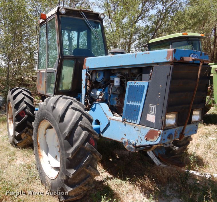 image for item HV9225 1989 Ford Versatile 276  4WD bi-directional tractor