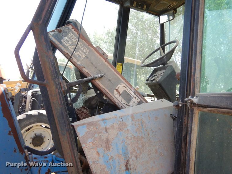 image for item HV9225 1989 Ford Versatile 276  4WD bi-directional tractor
