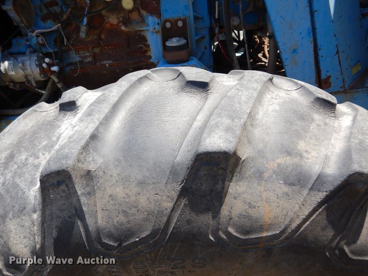 image for item HV9225 1989 Ford Versatile 276  4WD bi-directional tractor