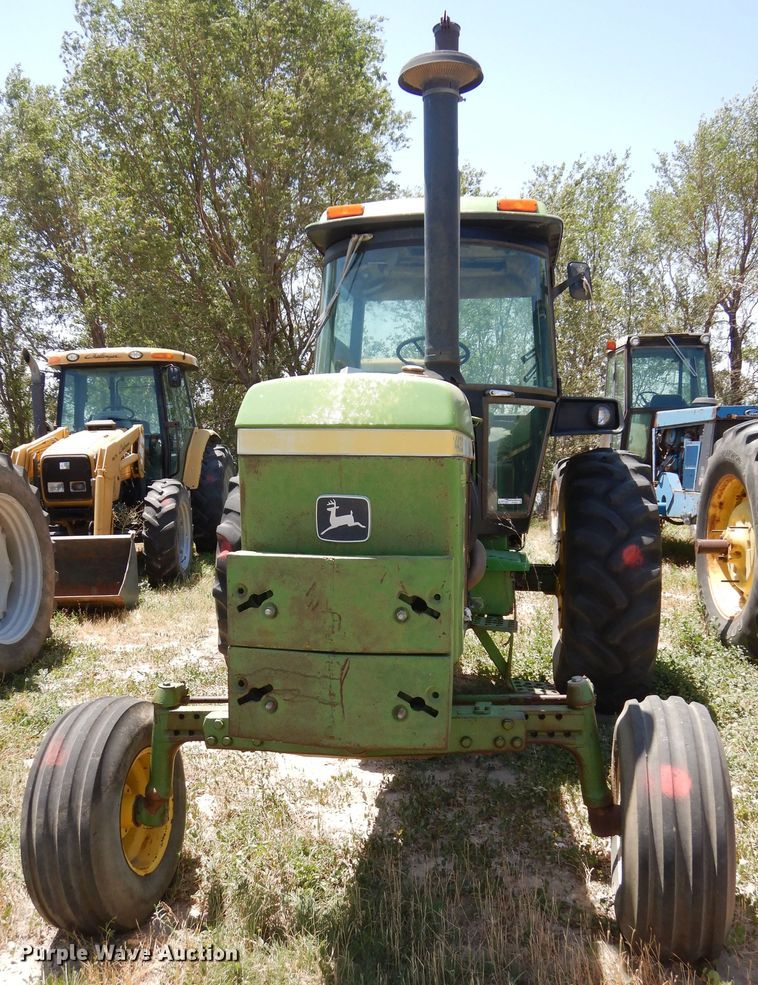 image for item HV9226 1973 John Deere 4430  tractor