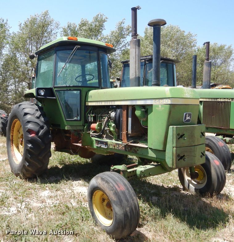image for item HV9226 1973 John Deere 4430  tractor