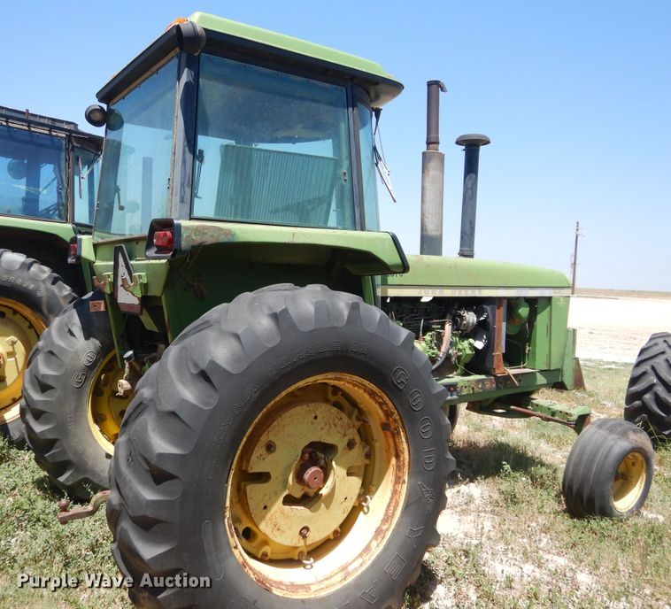 image for item HV9226 1973 John Deere 4430  tractor