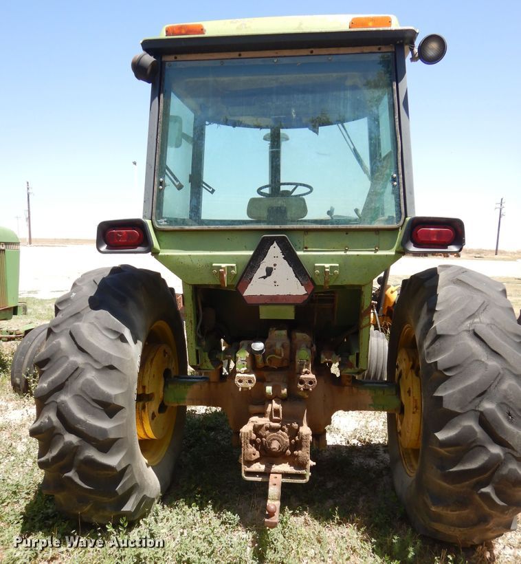 image for item HV9226 1973 John Deere 4430  tractor