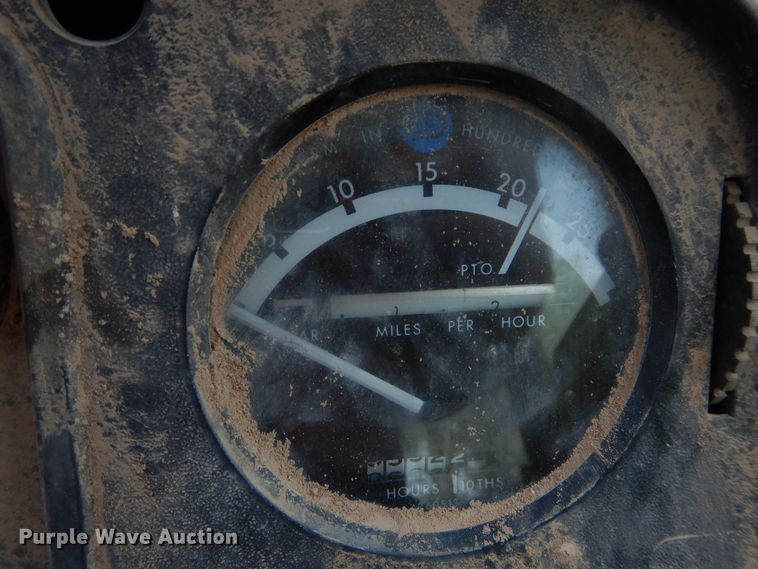 image for item HV9226 1973 John Deere 4430  tractor