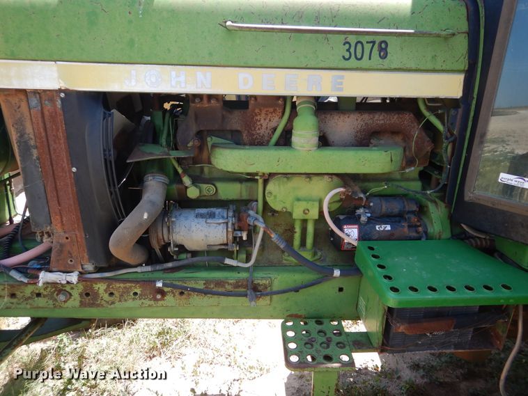 image for item HV9226 1973 John Deere 4430  tractor