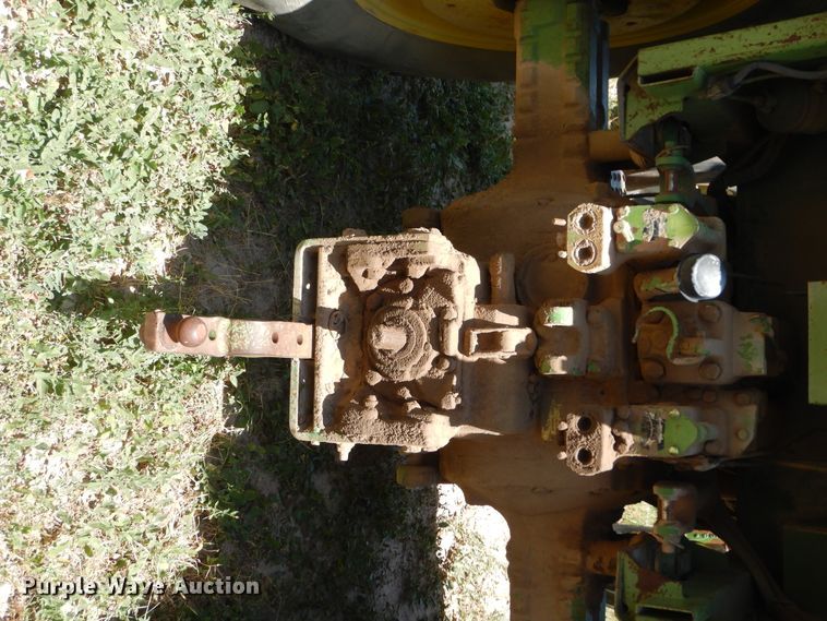 image for item HV9226 1973 John Deere 4430  tractor