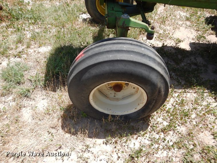 image for item HV9226 1973 John Deere 4430  tractor