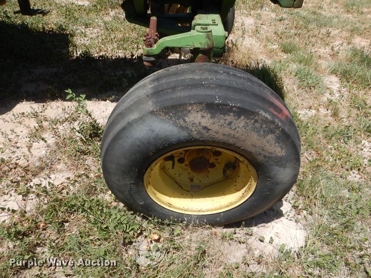 image for item HV9226 1973 John Deere 4430  tractor