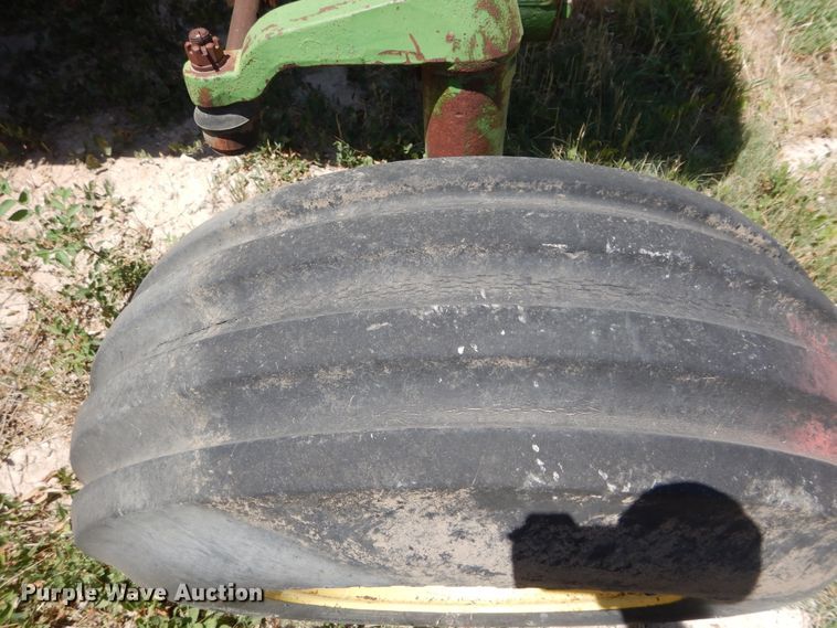 image for item HV9226 1973 John Deere 4430  tractor