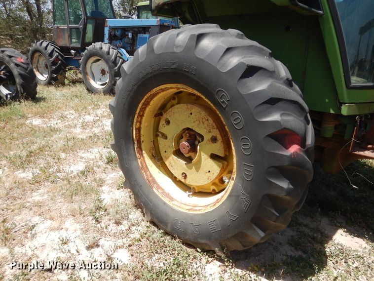 image for item HV9226 1973 John Deere 4430  tractor