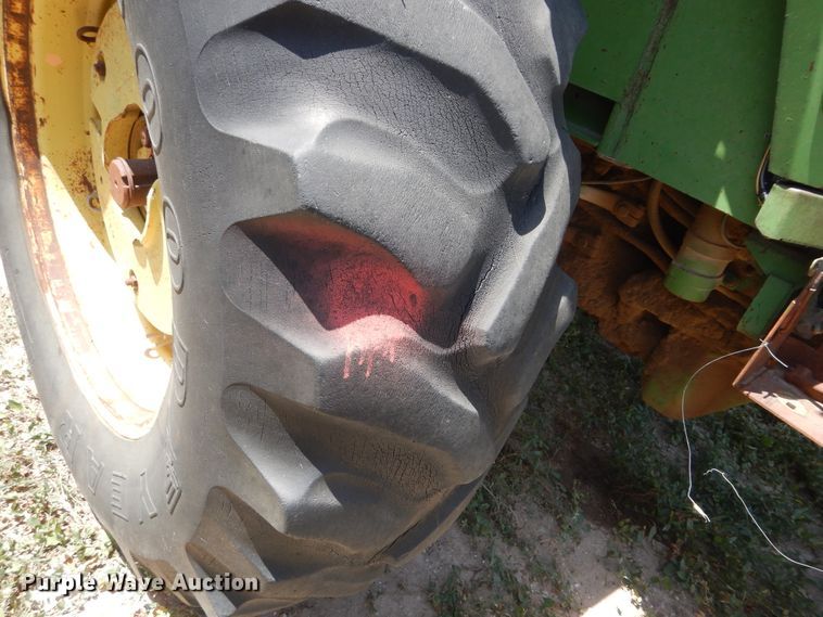 image for item HV9226 1973 John Deere 4430  tractor