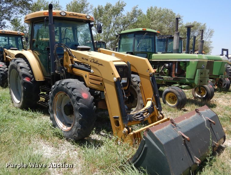 image for item HV9229 2005 Challenger MT465B  MFWD tractor