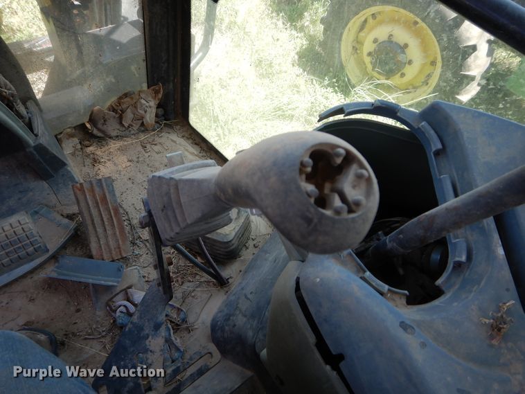 image for item HV9229 2005 Challenger MT465B  MFWD tractor