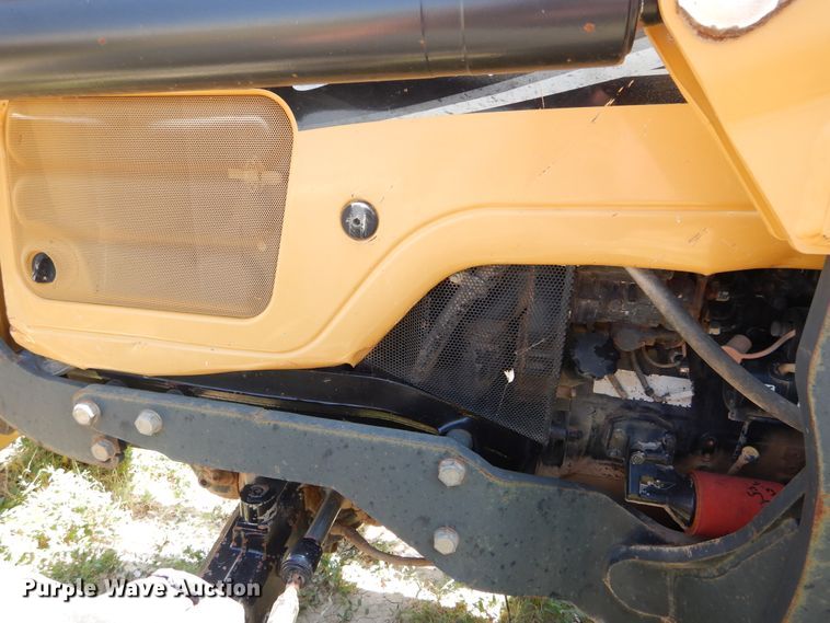 image for item HV9229 2005 Challenger MT465B  MFWD tractor