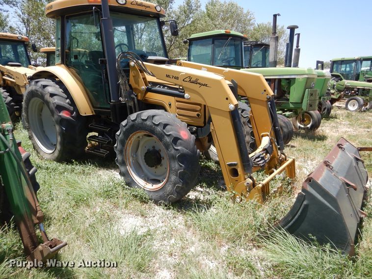 image for item HV9229 2005 Challenger MT465B  MFWD tractor