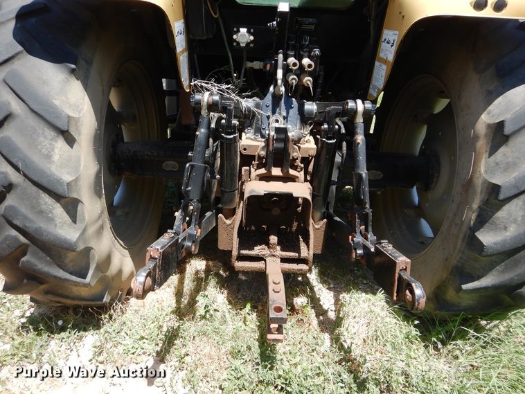 image for item HV9229 2005 Challenger MT465B  MFWD tractor