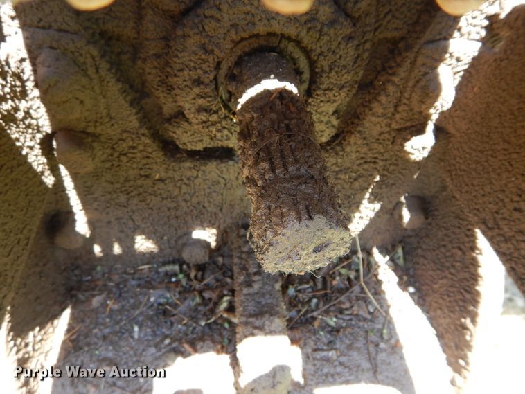 image for item HV9229 2005 Challenger MT465B  MFWD tractor