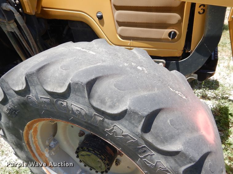 image for item HV9229 2005 Challenger MT465B  MFWD tractor