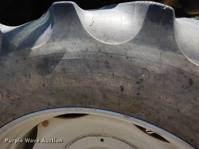 image for item HV9229 2005 Challenger MT465B  MFWD tractor