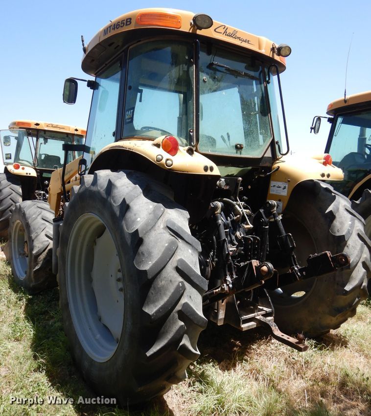 image for item HV9230 2004 Challenger MT465B  MFWD tractor