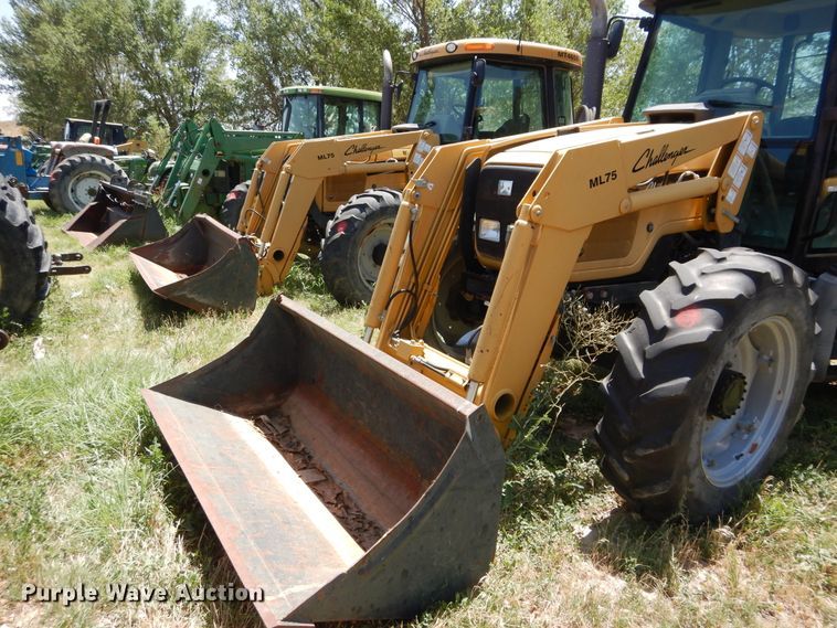 image for item HV9230 2004 Challenger MT465B  MFWD tractor