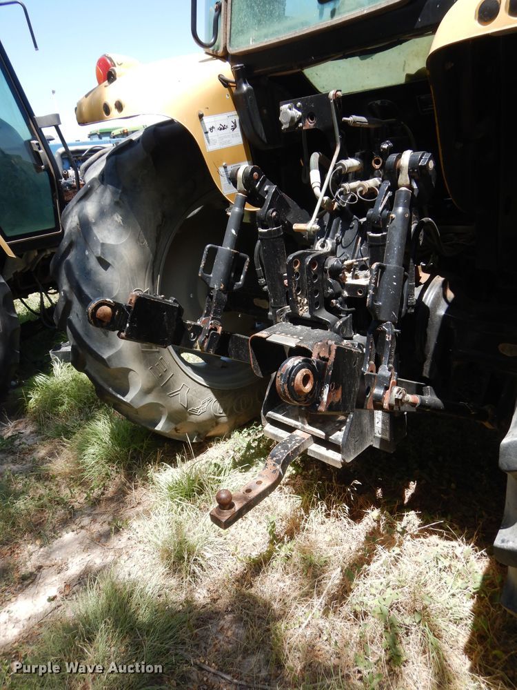 image for item HV9230 2004 Challenger MT465B  MFWD tractor