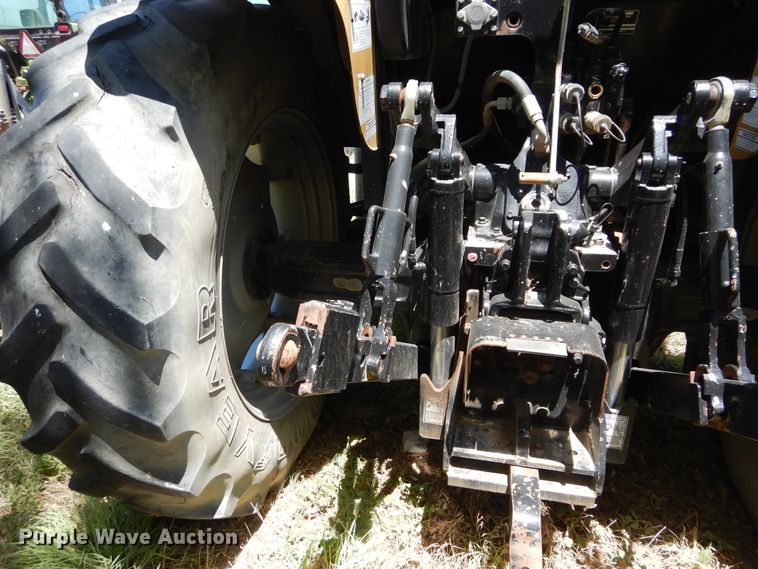 image for item HV9230 2004 Challenger MT465B  MFWD tractor