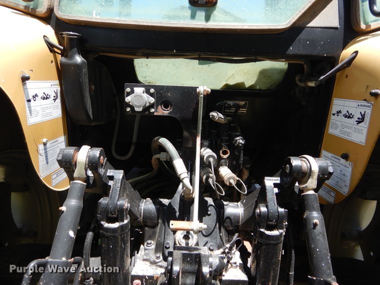 image for item HV9230 2004 Challenger MT465B  MFWD tractor