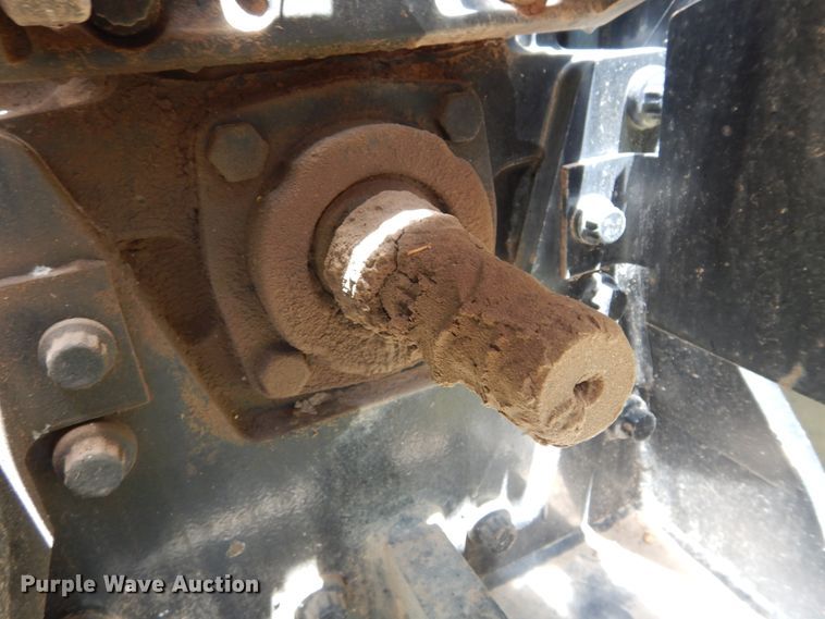 image for item HV9230 2004 Challenger MT465B  MFWD tractor