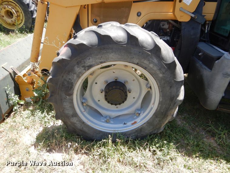 image for item HV9230 2004 Challenger MT465B  MFWD tractor