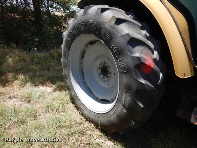 image for item HV9230 2004 Challenger MT465B  MFWD tractor