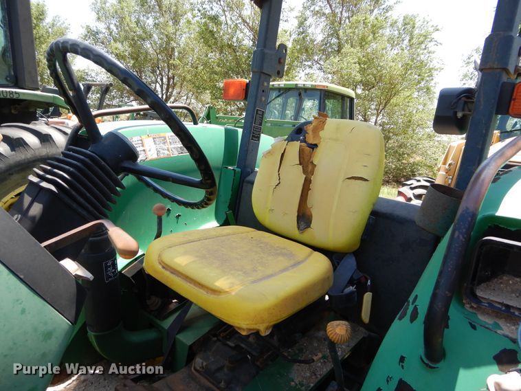 image for item HV9231 John Deere 5500  MFWD tractor