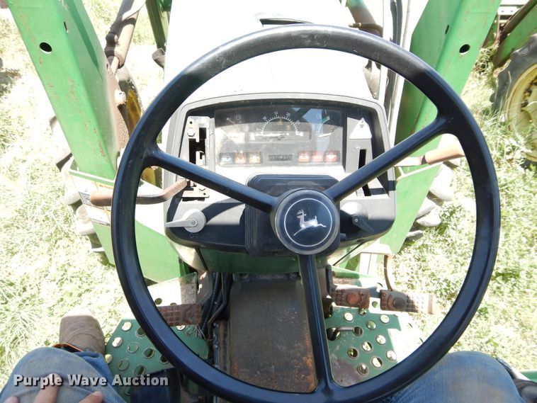 image for item HV9231 John Deere 5500  MFWD tractor