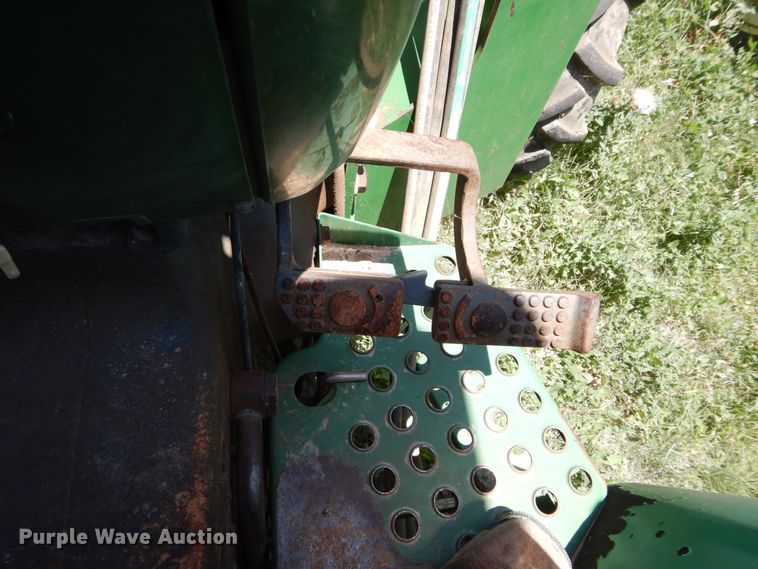 image for item HV9231 John Deere 5500  MFWD tractor