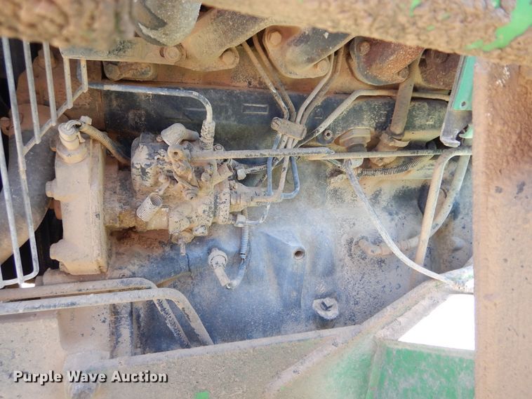 image for item HV9231 John Deere 5500  MFWD tractor