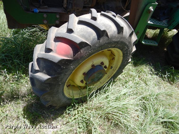 image for item HV9231 John Deere 5500  MFWD tractor