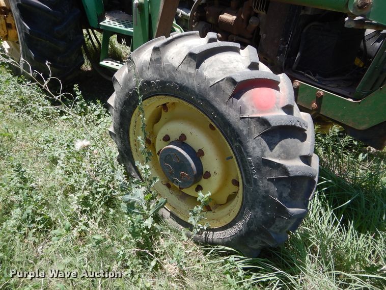 image for item HV9231 John Deere 5500  MFWD tractor