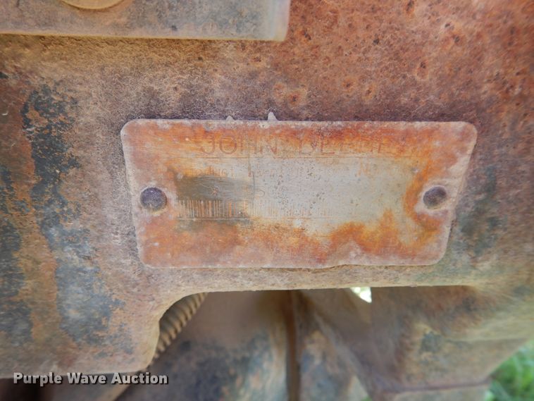 image for item HV9231 John Deere 5500  MFWD tractor