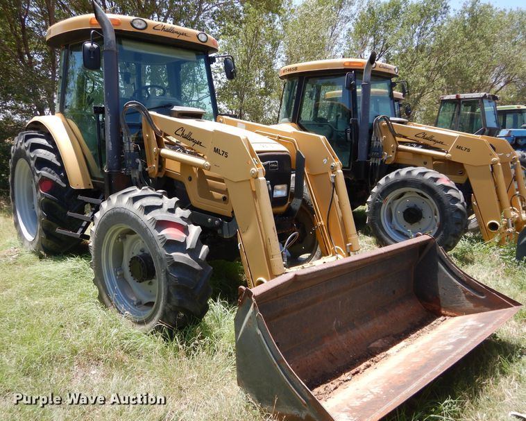 image for item HV9232 2004 Challenger MT465B  MFWD tractor