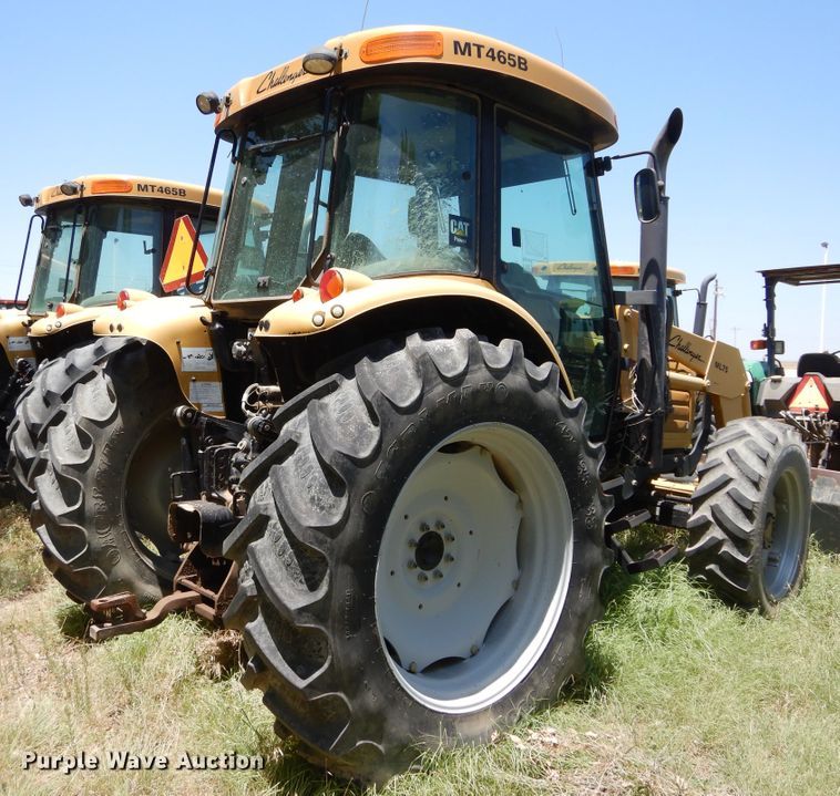 image for item HV9232 2004 Challenger MT465B  MFWD tractor