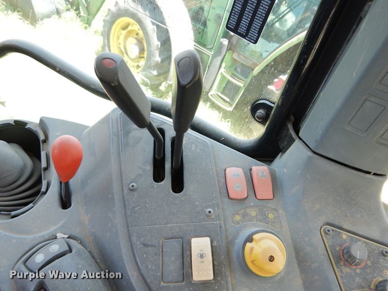 image for item HV9232 2004 Challenger MT465B  MFWD tractor