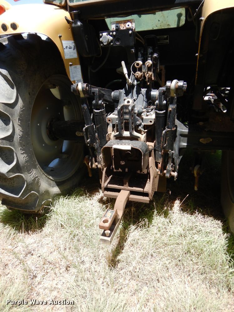 image for item HV9232 2004 Challenger MT465B  MFWD tractor