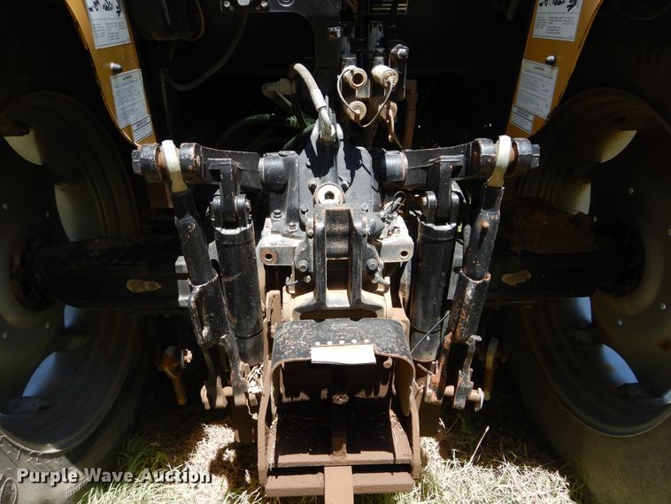 image for item HV9232 2004 Challenger MT465B  MFWD tractor