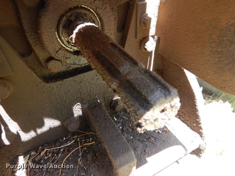 image for item HV9232 2004 Challenger MT465B  MFWD tractor