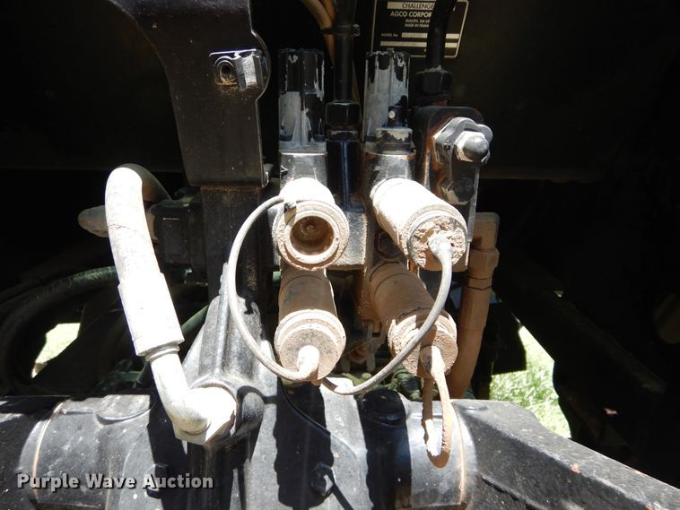 image for item HV9232 2004 Challenger MT465B  MFWD tractor